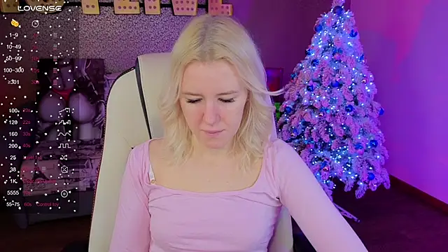 Snapshot of Selenatrend chatting on December 2025 06:18:02 AM Selenatrend online show from December 2025 06:18:02 AM