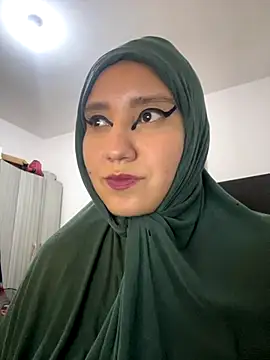 Snapshot of hannahayat chatting on November 2025 08:45:01 PM hannahayat online show from November 2025 08:45:01 PM