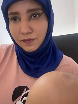 Snapshot of hannahayat chatting on July 2026 03:40:02 PM hannahayat online show from July 2026 03:40:02 PM