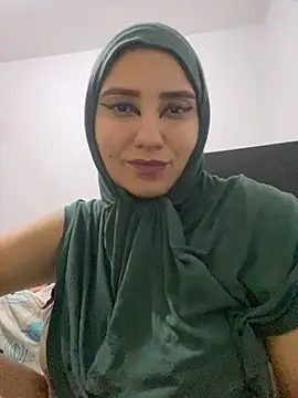 Snapshot of hannahayat chatting on March 2025 03:40:01 AM hannahayat online show from March 2025 03:40:01 AM