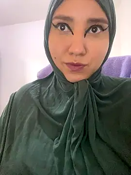 Snapshot of hannahayat chatting on December 2025 03:29:02 PM hannahayat online show from December 2025 03:29:02 PM