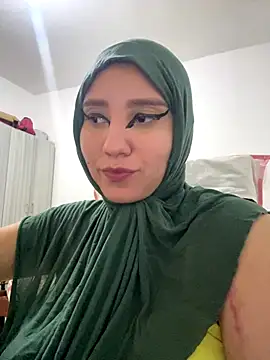 Snapshot of hannahayat chatting on December 2025 10:21:02 PM hannahayat online show from December 2025 10:21:02 PM