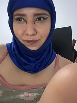 Snapshot of hannahayat chatting on June 2026 03:23:01 AM hannahayat online show from June 2026 03:23:01 AM