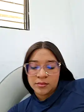 -VICKKY online show from May 2026 01:31:02 PM