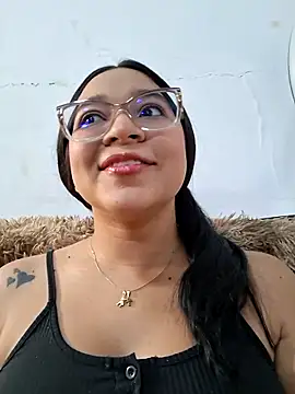 -VICKKY online show from May 2026 02:45:02 PM