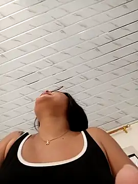 -VICKKY online show from November 2025 02:09:01 PM