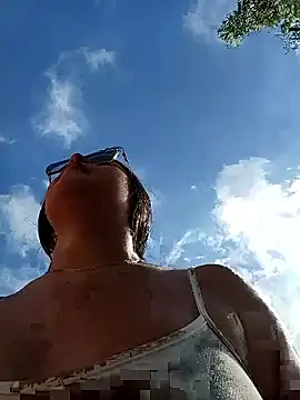 -VICKKY online show from November 2025 01:43:01 PM