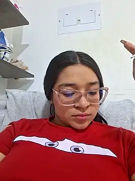 -VICKKY online show from April 2026 07:58:02 PM