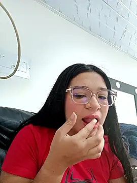 -VICKKY online show from January 2026 01:37:02 PM