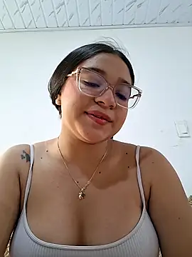 -VICKKY online show from May 2026 02:23:01 PM