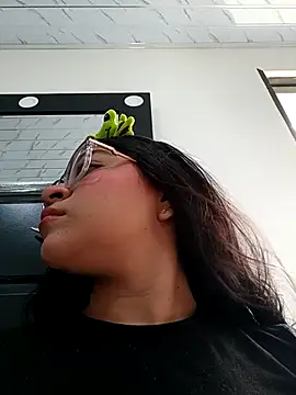 -VICKKY online show from January 2026 01:47:02 PM