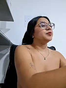 -VICKKY online show from March 2026 02:10:01 PM