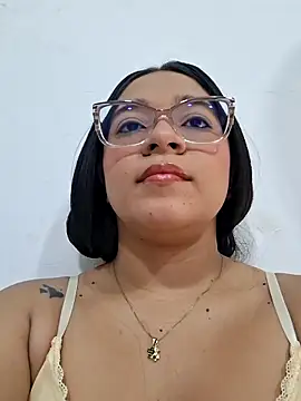 -VICKKY online show from March 2026 01:47:01 PM