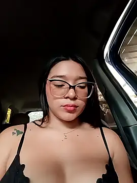 -VICKKY online show from November 2025 03:56:01 PM