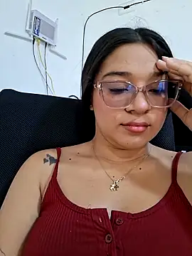 -VICKKY online show from May 2026 02:34:01 PM