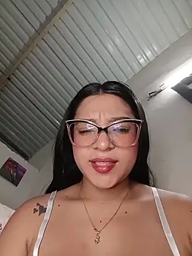 -VICKKY online show from October 2025 02:32:01 AM