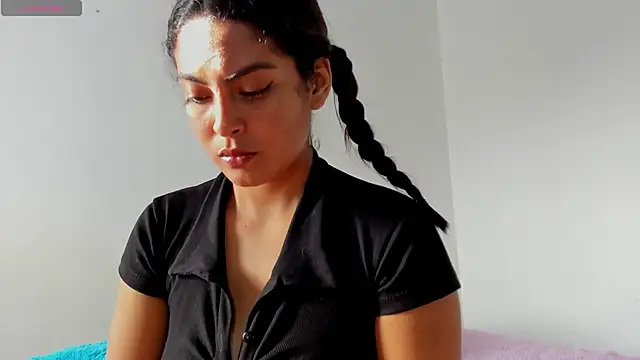 Snapshot of sofiaparker8 chatting on October 2025 09:27:01 PM sofiaparker8 online show from October 2025 09:27:01 PM