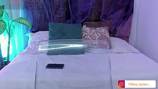 tiffany becker online show from October 2025 11:56:01 AM