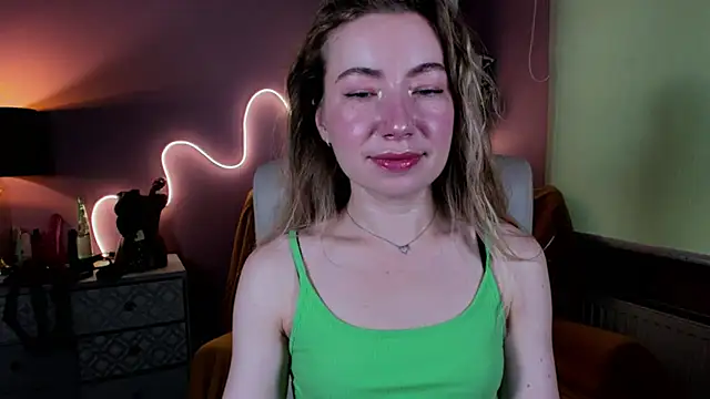 Snapshot of Mia_Tasty chatting on September 2025 06:49:01 AM Mia Tasty online show from September 2025 06:49:01 AM