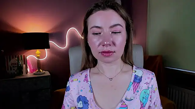 Mia Tasty online show from November 2025 08:07:02 AM