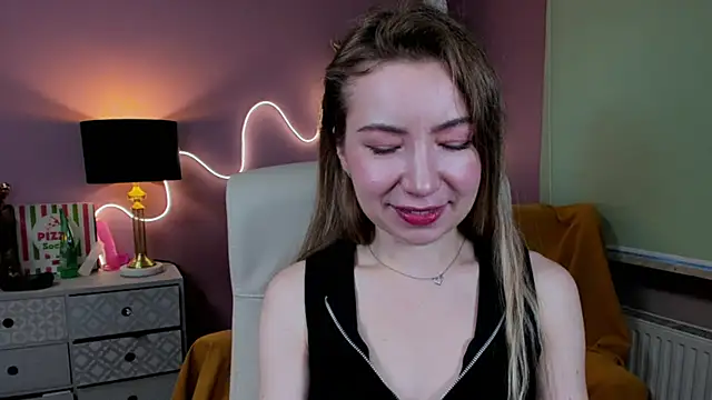 Mia Tasty online show from November 2025 07:42:02 AM