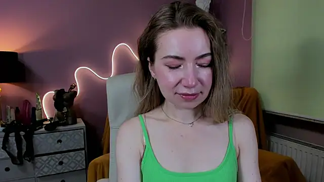 Snapshot of Mia_Tasty chatting on September 2025 06:35:02 AM Mia Tasty online show from September 2025 06:35:02 AM