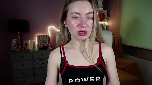 Snapshot of Mia_Tasty chatting on March 2025 10:57:02 AM Mia Tasty online show from March 2025 10:57:02 AM