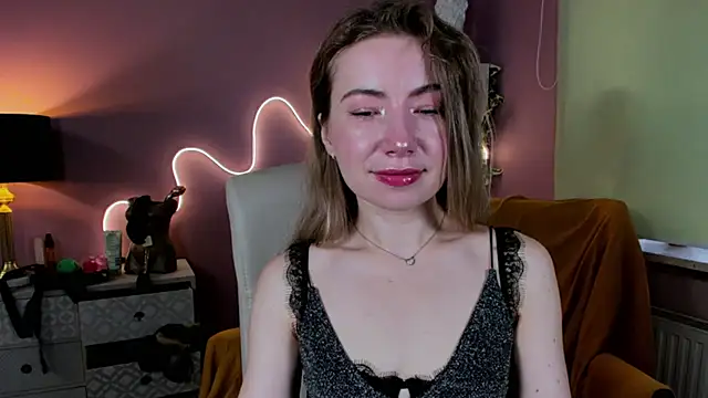 Snapshot of Mia_Tasty chatting on September 2025 06:41:02 AM Mia Tasty online show from September 2025 06:41:02 AM