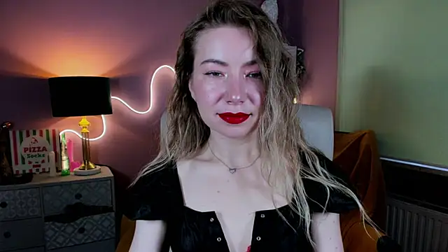 Mia Tasty online show from October 2025 07:38:01 AM