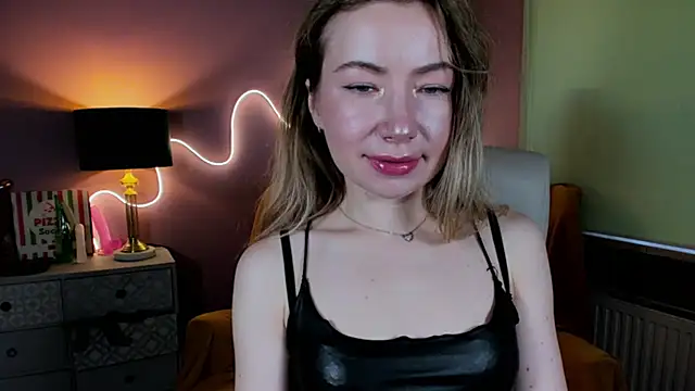 Mia Tasty online show from November 2025 07:56:01 AM