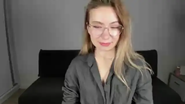 Snapshot of Mia_Tasty chatting on December 2025 02:30:01 PM Mia Tasty online show from December 2025 02:30:01 PM