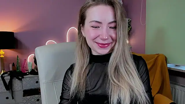 Snapshot of Mia_Tasty chatting on October 2025 06:51:01 AM Mia Tasty online show from October 2025 06:51:01 AM