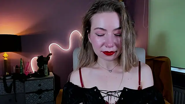 Snapshot of Mia_Tasty chatting on October 2025 01:35:02 PM Mia Tasty online show from October 2025 01:35:02 PM
