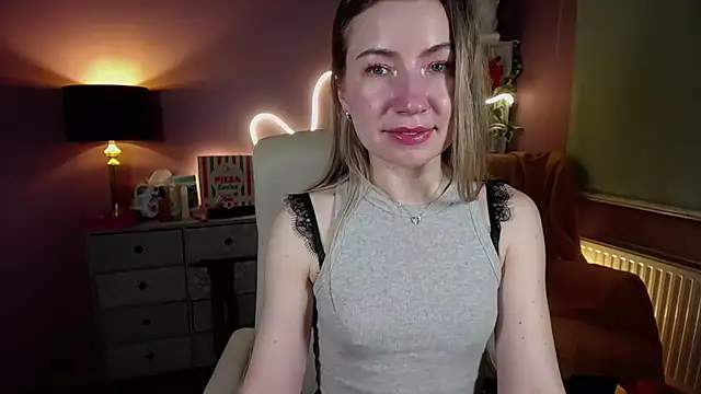Snapshot of Mia_Tasty chatting on March 2025 08:25:01 PM Mia Tasty online show from March 2025 08:25:01 PM