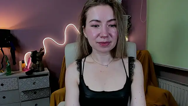 Snapshot of Mia_Tasty chatting on September 2025 06:34:02 AM Mia Tasty online show from September 2025 06:34:02 AM