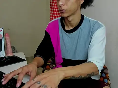 Snapshot of cardrey05 chatting on September 2025 08:02:02 PM cardrey05 online show from September 2025 08:02:02 PM