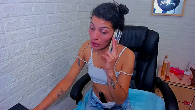 ImCrazzy online show from February 2026 02:06:01 PM