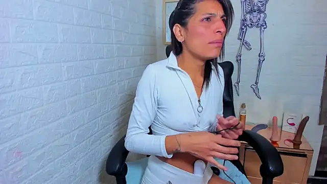 ImCrazzy online show from October 2025 01:23:01 PM