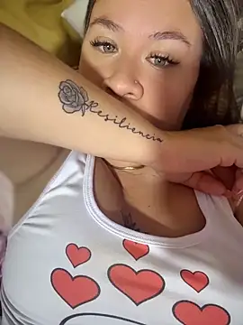 Snapshot of Emiily_lee chatting on May 2026 02:01:01 PM Emiily lee online show from May 2026 02:01:01 PM