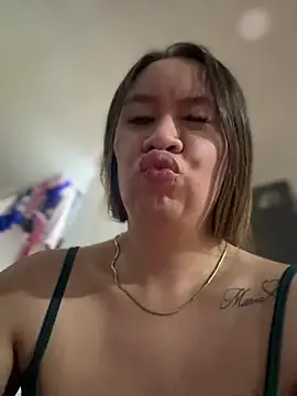 Emiily lee online show from December 2025 02:41:01 PM