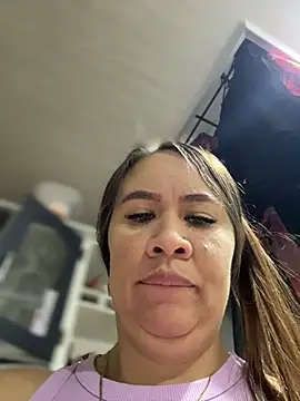 Emiily lee online show from November 2025 10:32:01 PM