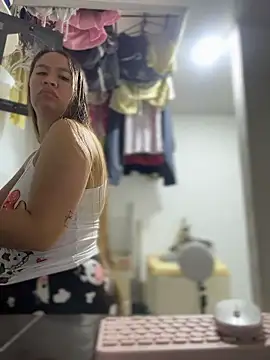 Emiily lee online show from January 2026 10:35:02 PM