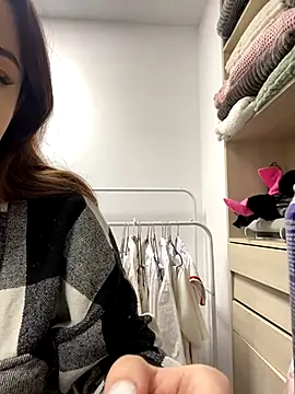 AnaWest online show from September 2025 06:03:01 AM