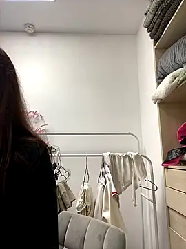 AnaWest online show from October 2025 06:17:02 AM