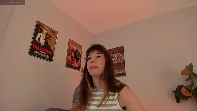 Snapshot of iriiina_veneno chatting on September 2025 11:33:02 PM iriiina veneno online show from September 2025 11:33:02 PM