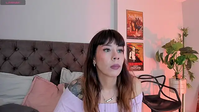 Snapshot of iriiina_veneno chatting on February 2025 10:36:02 PM iriiina veneno online show from February 2025 10:36:02 PM