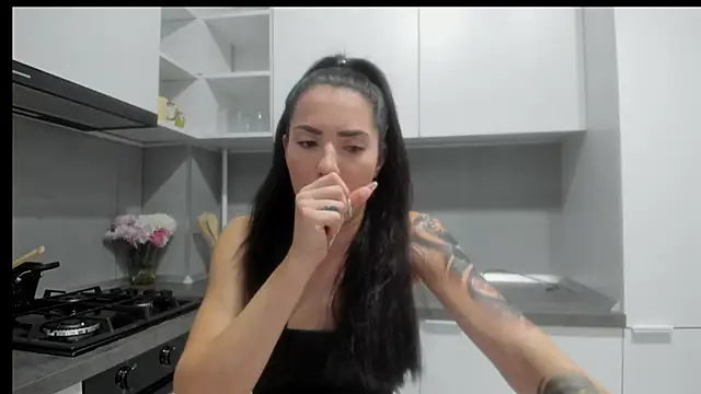 Emmapmg online show from November 2025 10:54:01 PM