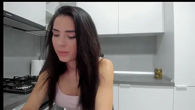 Emmapmg online show from November 2025 10:25:02 PM