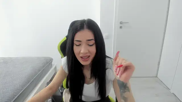 Emmapmg online show from February 2026 10:26:02 AM