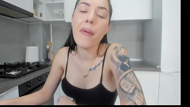 Emmapmg online show from February 2026 12:49:01 PM